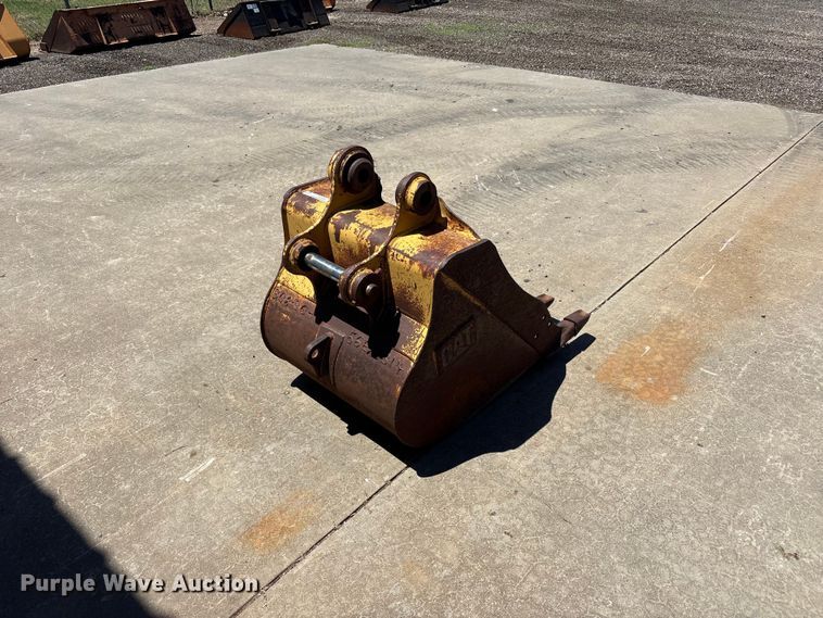 image for item FC2465 Caterpillar excavator bucket