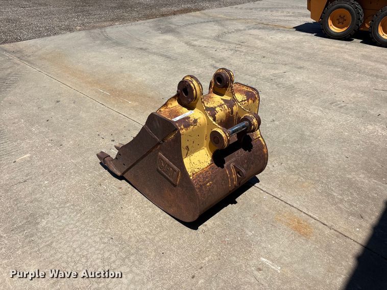 image for item FC2465 Caterpillar excavator bucket