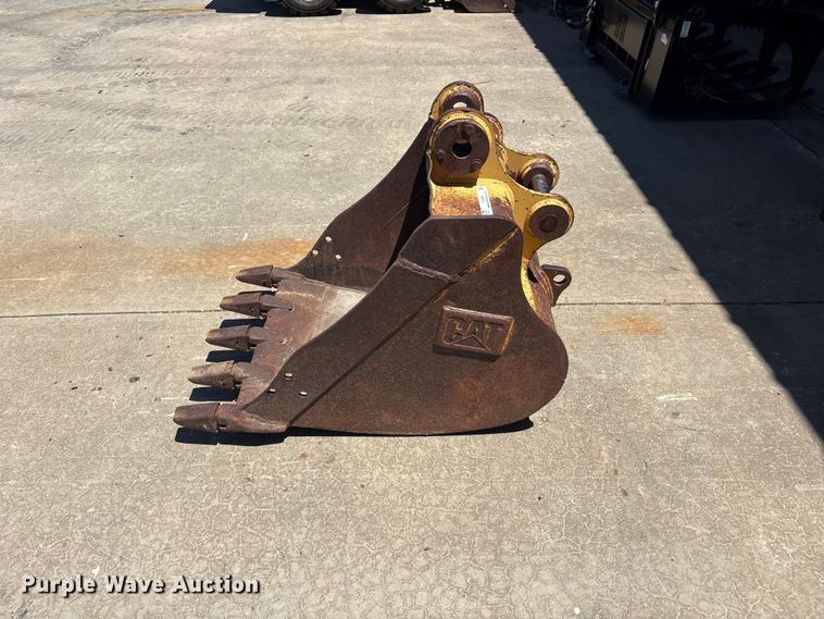 image for item FC2465 Caterpillar excavator bucket