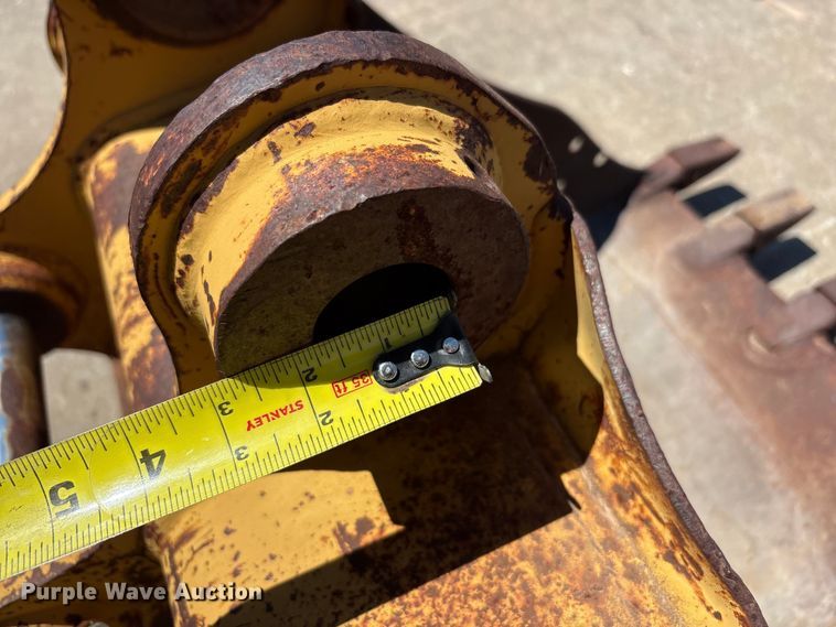 image for item FC2465 Caterpillar excavator bucket