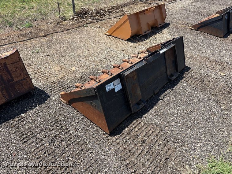 image for item FC2466 Cat skid steer bucket