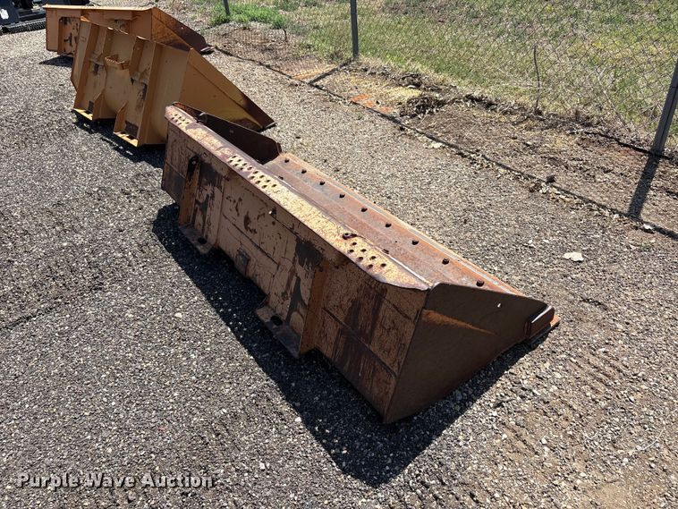 image for item FC2467 Case skid steer bucket