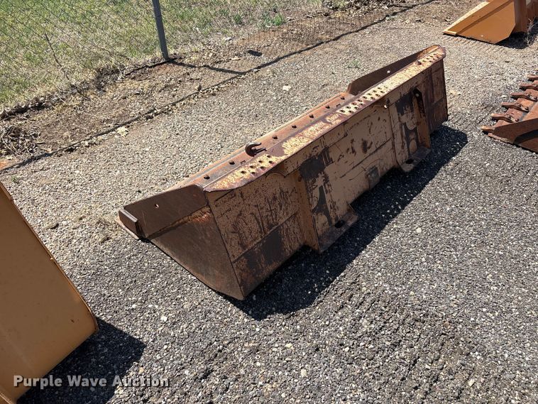 image for item FC2467 Case skid steer bucket