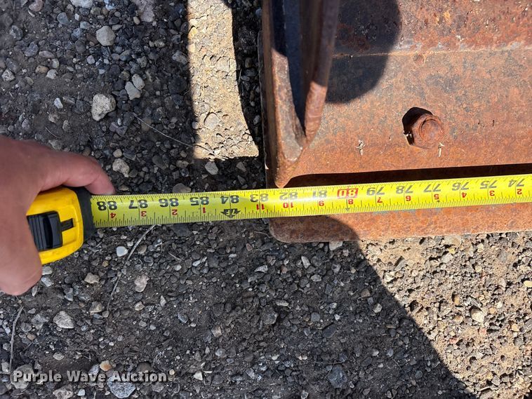 image for item FC2467 Case skid steer bucket