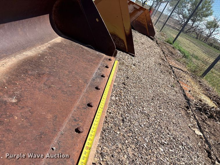 image for item FC2467 Case skid steer bucket