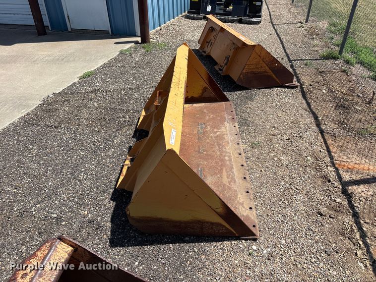 image for item FC2468 Case skid steer bucket