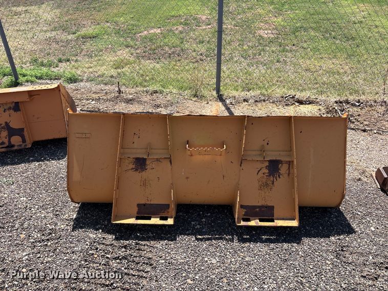 image for item FC2468 Case skid steer bucket
