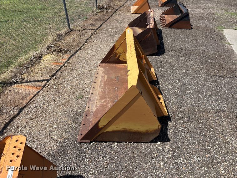 image for item FC2468 Case skid steer bucket