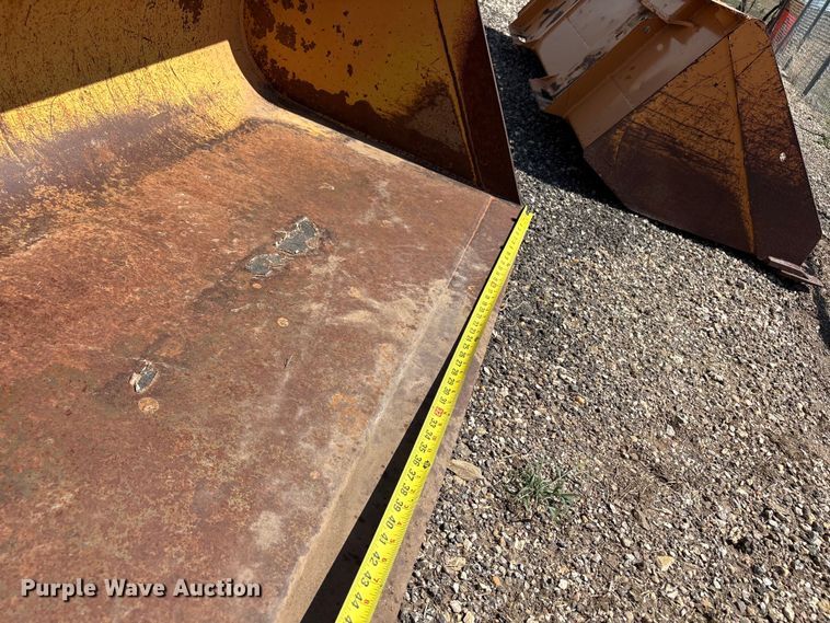 image for item FC2468 Case skid steer bucket