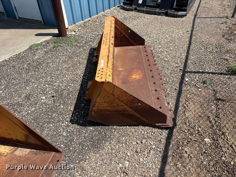 image for item FC2469 Case skid steer bucket