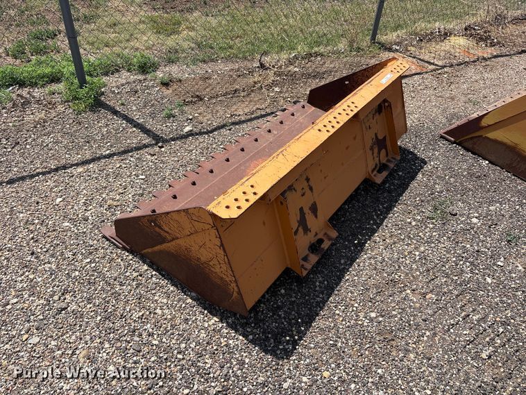 image for item FC2469 Case skid steer bucket