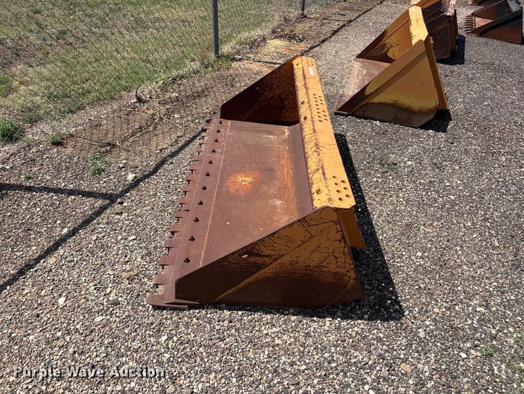 image for item FC2469 Case skid steer bucket