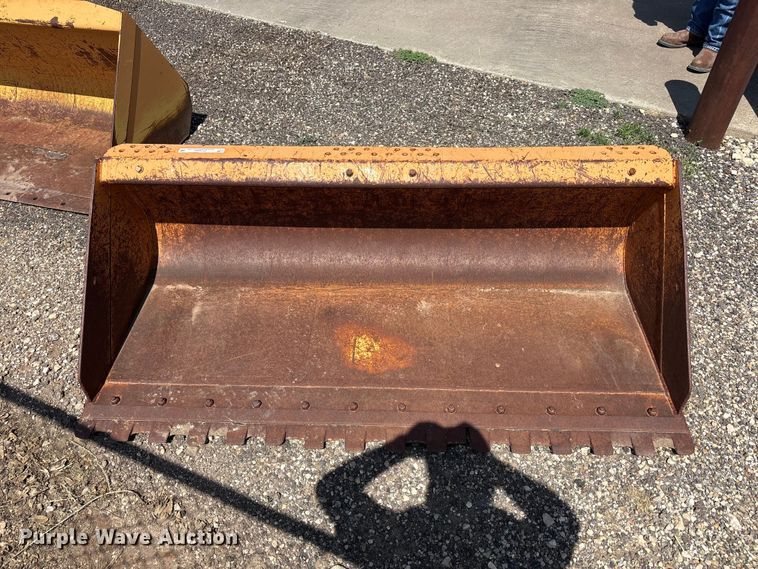 image for item FC2469 Case skid steer bucket