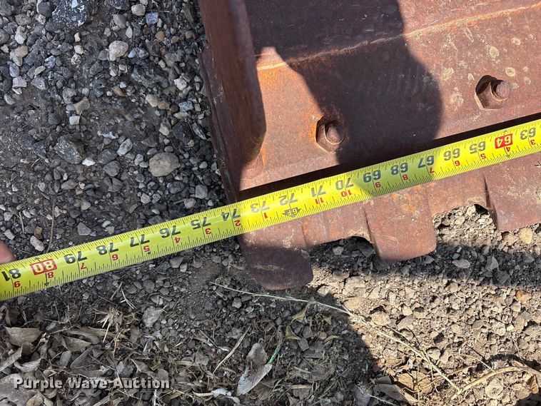 image for item FC2469 Case skid steer bucket
