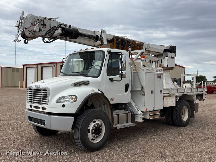 image for item FC2475 2013 Freightliner Business Class M2 digger derrick truck