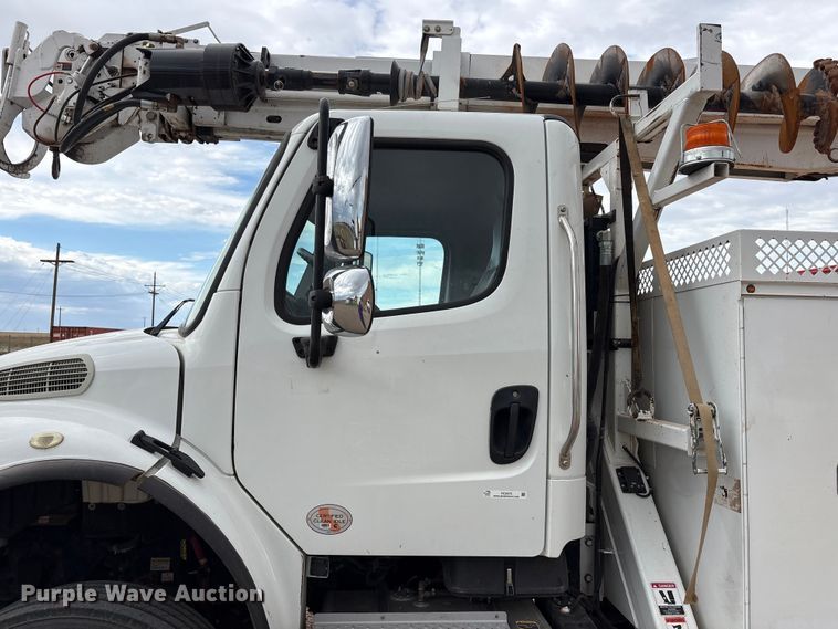 image for item FC2475 2013 Freightliner Business Class M2 digger derrick truck