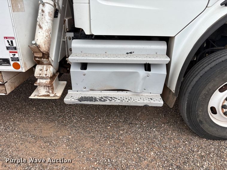 image for item FC2475 2013 Freightliner Business Class M2 digger derrick truck