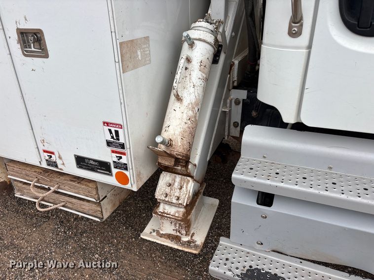 image for item FC2475 2013 Freightliner Business Class M2 digger derrick truck