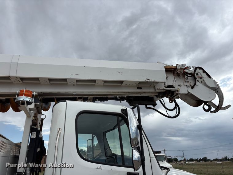 image for item FC2475 2013 Freightliner Business Class M2 digger derrick truck