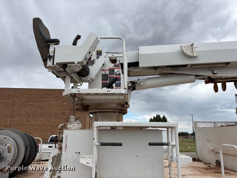 image for item FC2475 2013 Freightliner Business Class M2 digger derrick truck