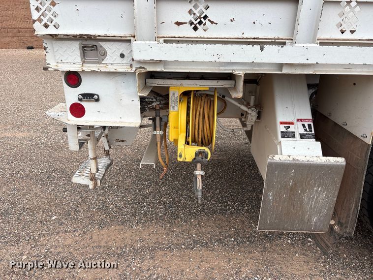 image for item FC2475 2013 Freightliner Business Class M2 digger derrick truck