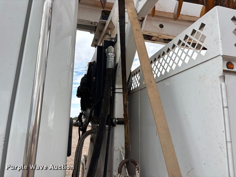 image for item FC2475 2013 Freightliner Business Class M2 digger derrick truck