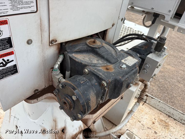image for item FC2475 2013 Freightliner Business Class M2 digger derrick truck