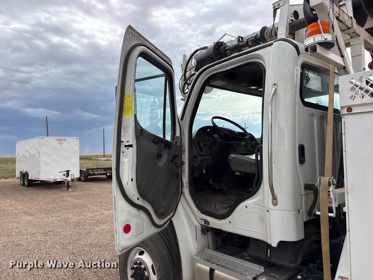 image for item FC2475 2013 Freightliner Business Class M2 digger derrick truck