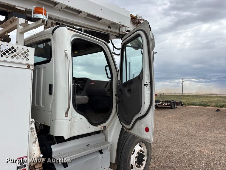 image for item FC2475 2013 Freightliner Business Class M2 digger derrick truck