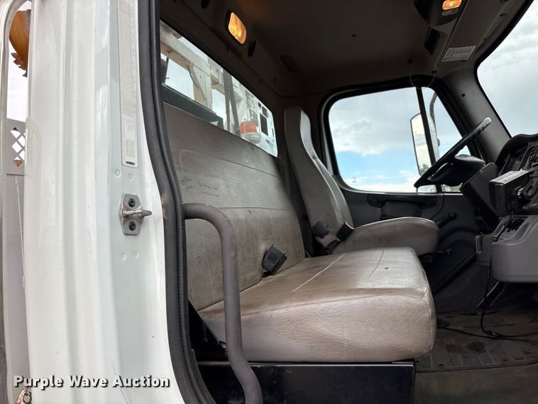 image for item FC2475 2013 Freightliner Business Class M2 digger derrick truck