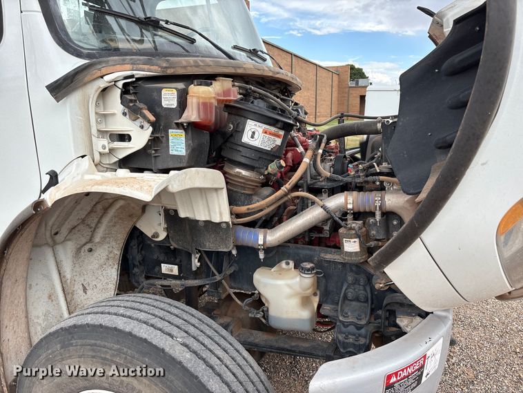 image for item FC2475 2013 Freightliner Business Class M2 digger derrick truck