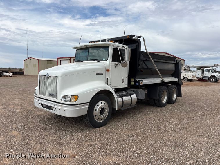 image for item FC2476 1999 International 9100 dump truck