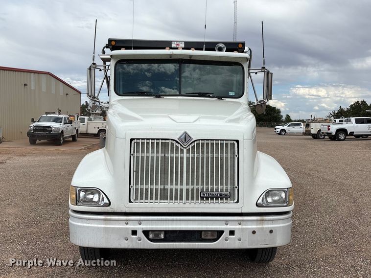image for item FC2476 1999 International 9100 dump truck