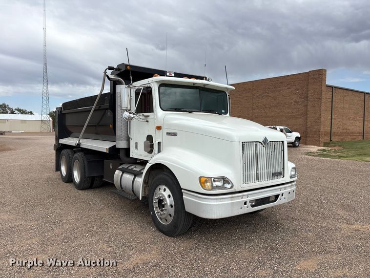 image for item FC2476 1999 International 9100 dump truck