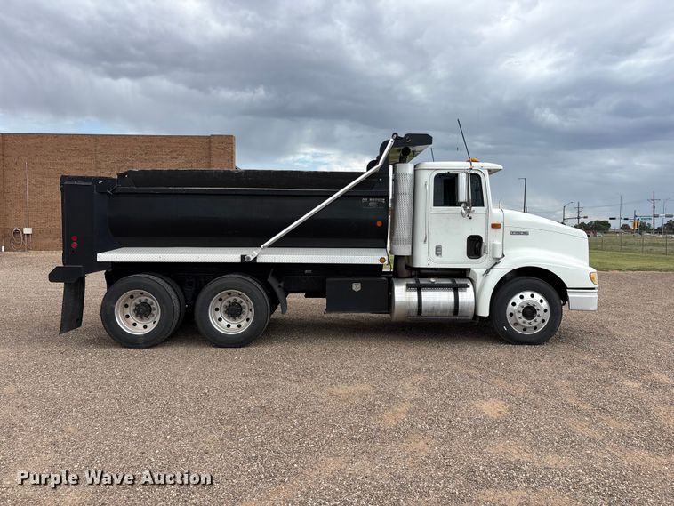 image for item FC2476 1999 International 9100 dump truck