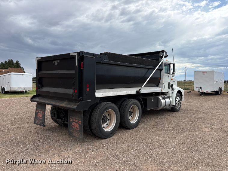 image for item FC2476 1999 International 9100 dump truck