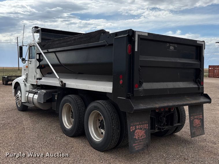 image for item FC2476 1999 International 9100 dump truck