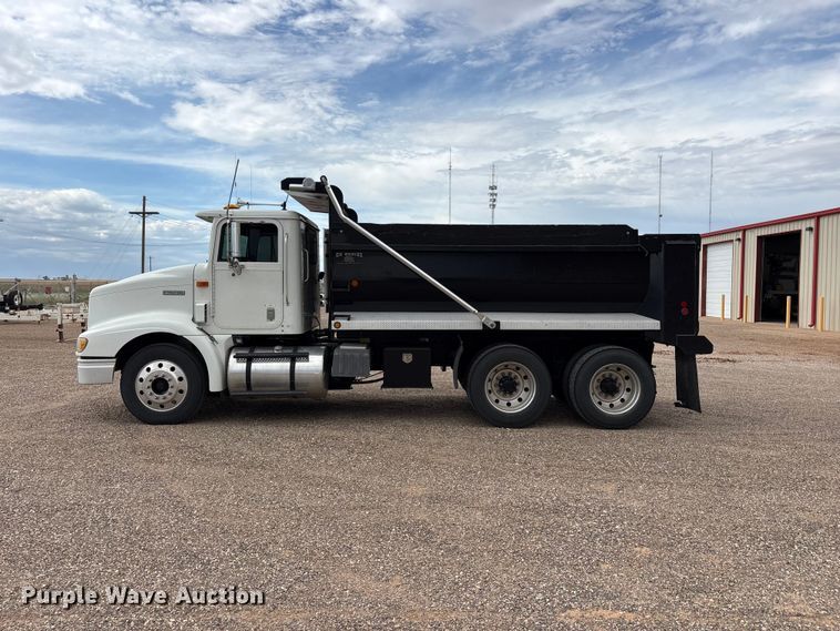 image for item FC2476 1999 International 9100 dump truck