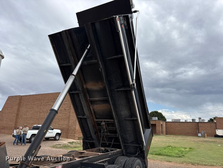 image for item FC2476 1999 International 9100 dump truck