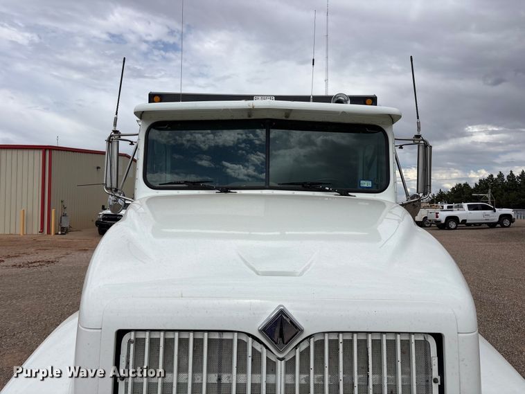 image for item FC2476 1999 International 9100 dump truck