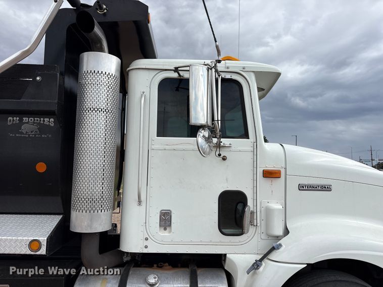 image for item FC2476 1999 International 9100 dump truck