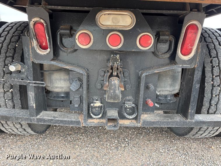 image for item FC2476 1999 International 9100 dump truck