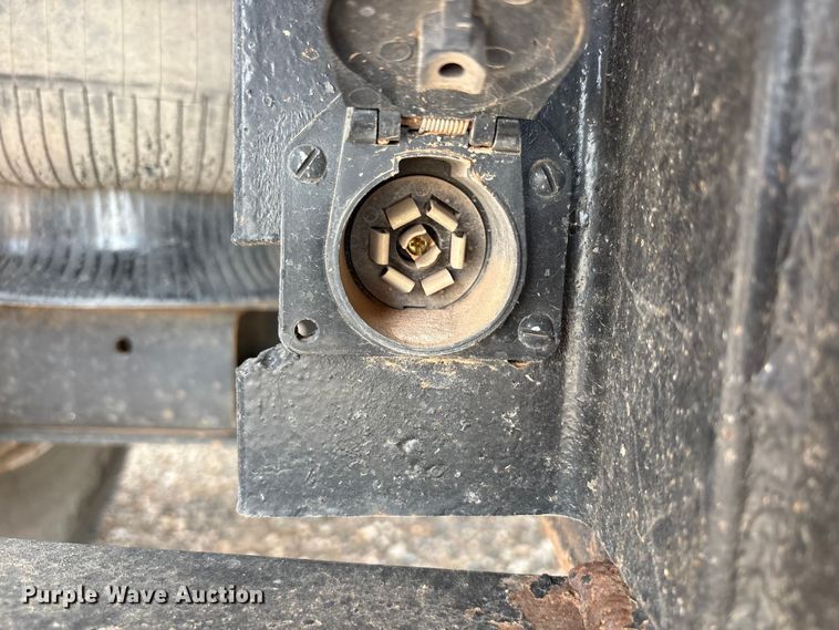 image for item FC2476 1999 International 9100 dump truck