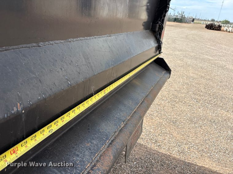 image for item FC2476 1999 International 9100 dump truck