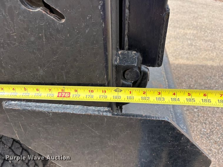 image for item FC2476 1999 International 9100 dump truck