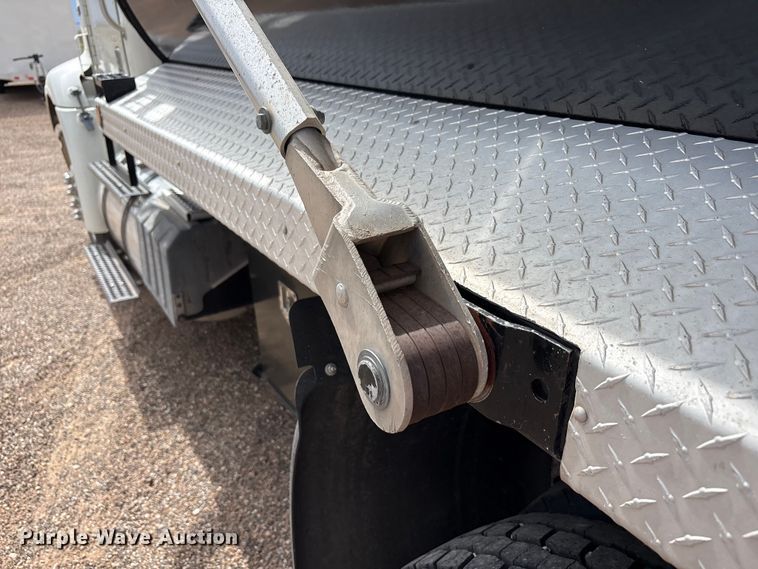 image for item FC2476 1999 International 9100 dump truck