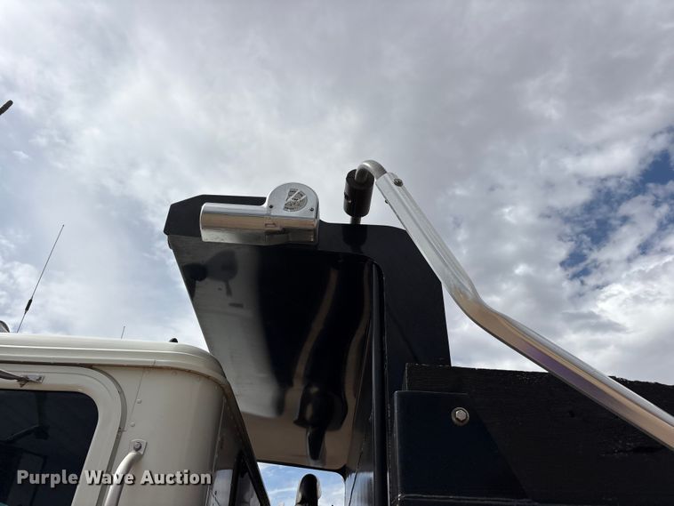 image for item FC2476 1999 International 9100 dump truck