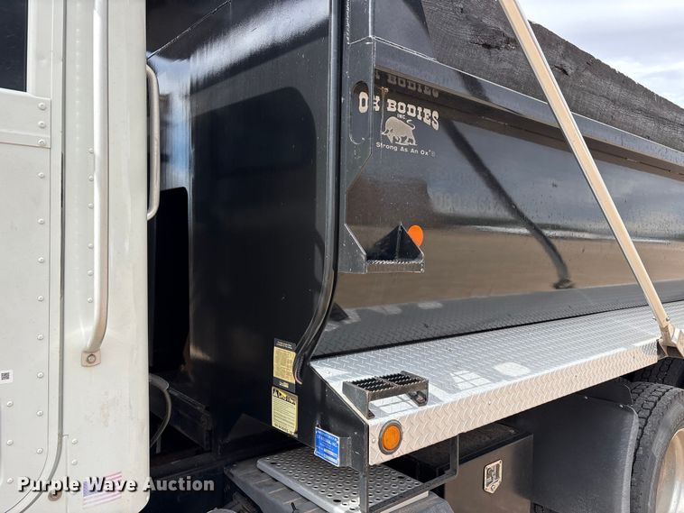 image for item FC2476 1999 International 9100 dump truck