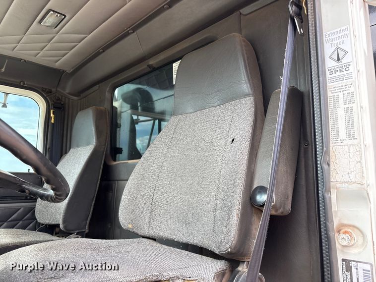 image for item FC2476 1999 International 9100 dump truck