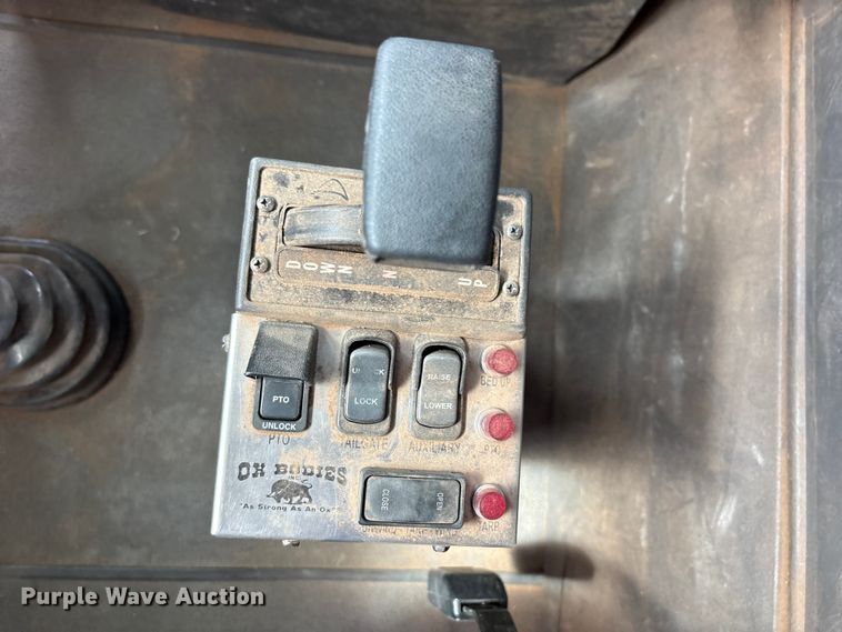 image for item FC2476 1999 International 9100 dump truck